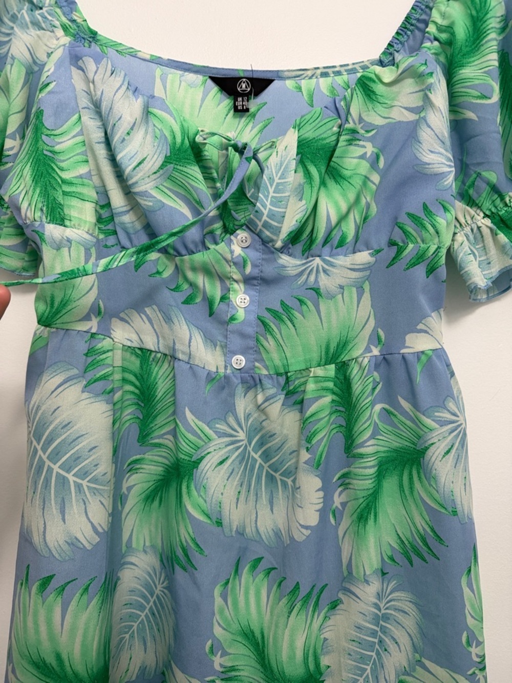 Missguided Blue and Green Tropical Leaf Mini Dress with Puff Sleeves - Picture 7 of 10